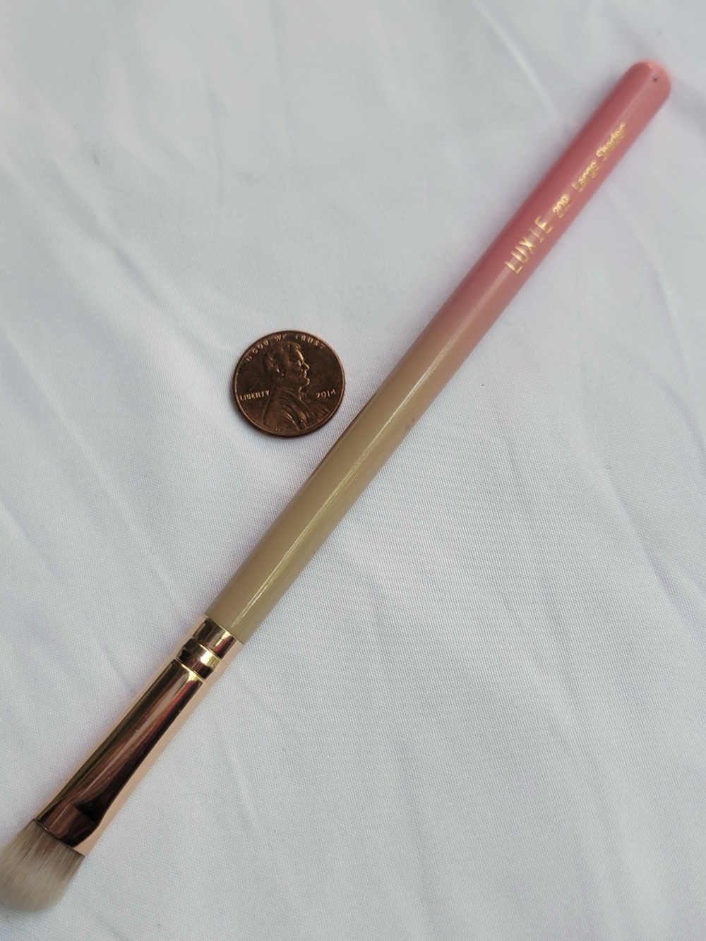 4/25 bundle item. Luxie Shader Brush